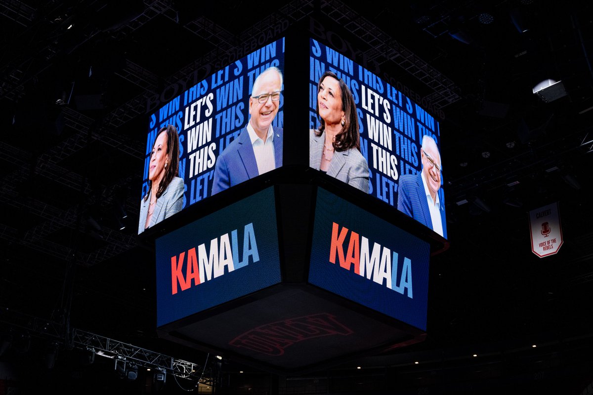 Kamala Harris tweet media