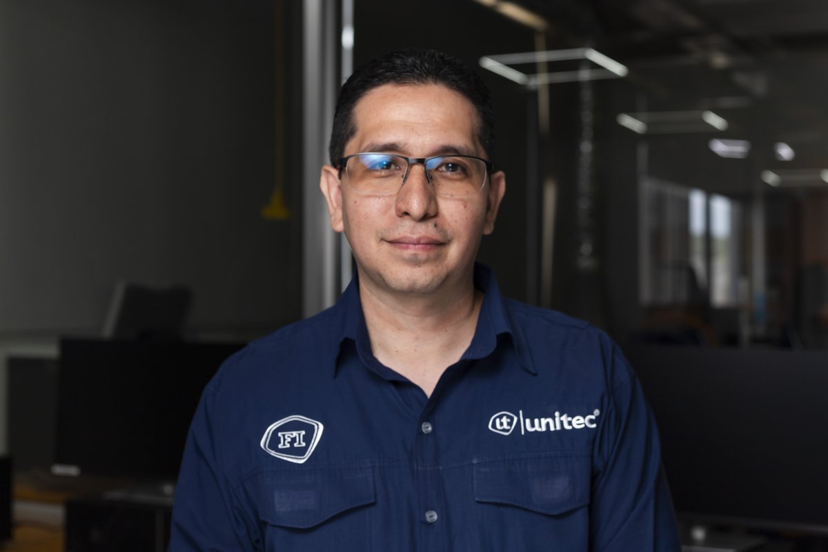 UNITEC_hn's tweet image. ¡Felicitaciones al Ing. Geovanny Fortin! Este año se une a la prestigiosa lista de graduados del Fab Academy y, además, ha sido promovido como Coordinador de nuestro #FabLab. Su dedicación sin duda destacará los nuevos proyectos y prototipos de nuestros estudiantes. 👏