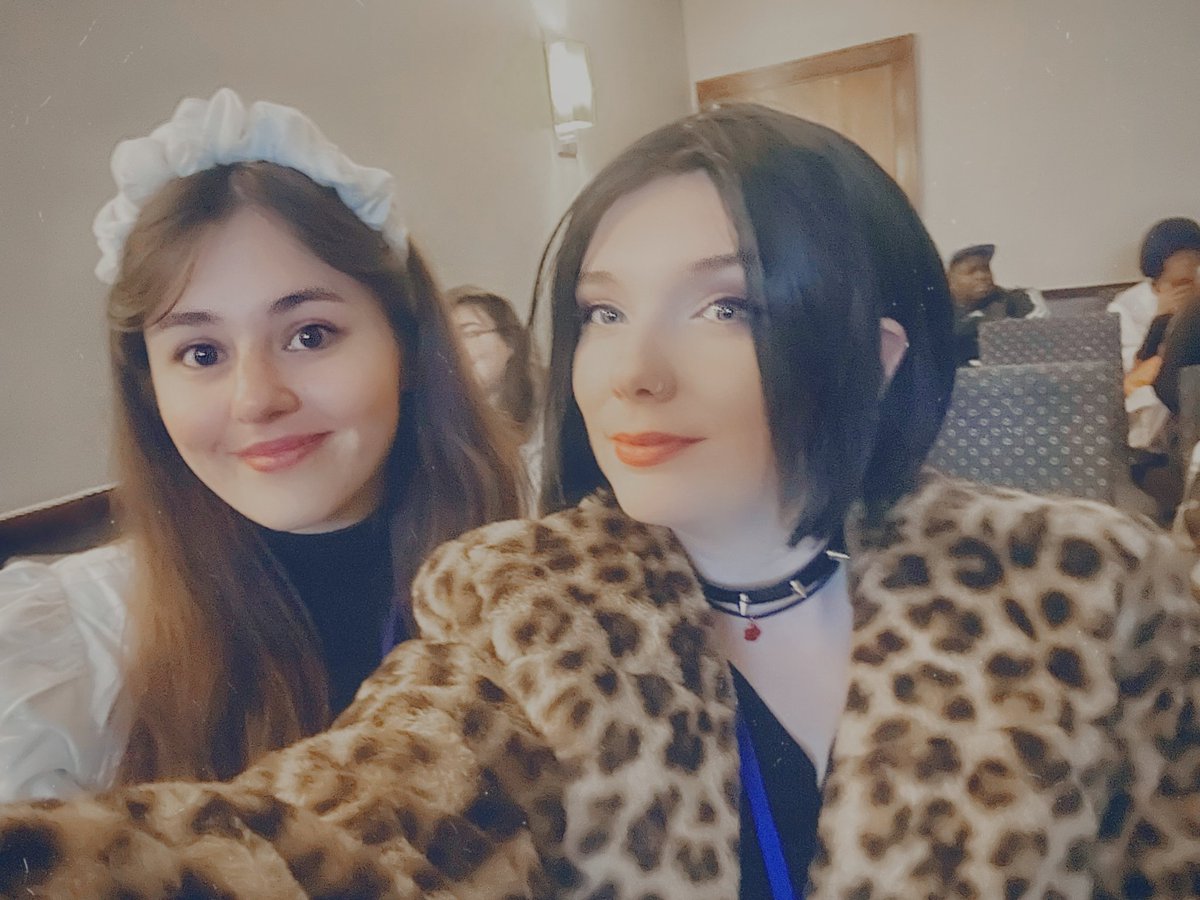 elvensatori's tweet photo. My best friend and I cosplayed Nana and Hachi from Nana at Derpycon this weekend!!
They shipped her the wrong wig for the cosplay unfortunately but we were still cute af!!
ใ #Nana #derpycon #cosplay #cosplayer #convention ใ https://t.co/RdGjj945ae