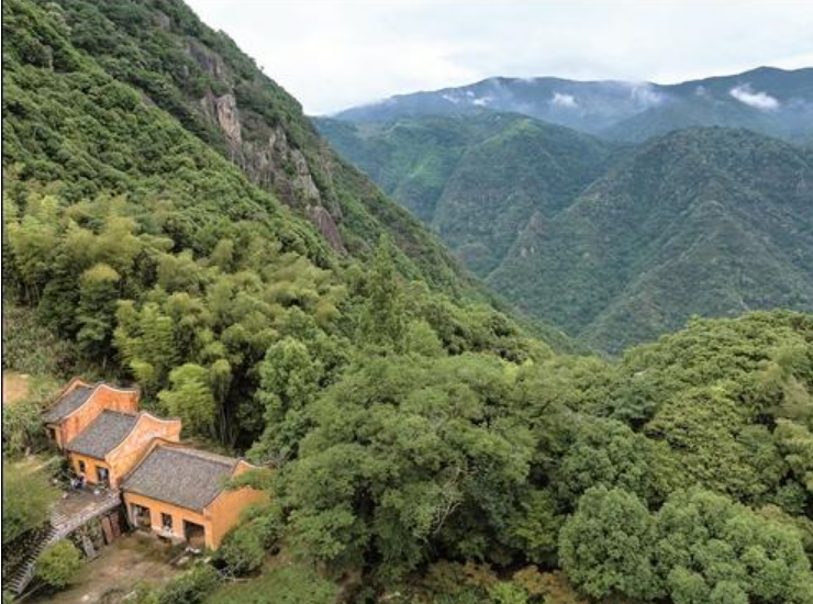 zhu_alice50849's tweet photo. 🌿🗺️ Wander the Xiake Ancient Path in Tiantai County, Taizhou, and immerse yourself in a legacy of natural beauty and cultural heritage. #TiantaiCounty #AncientPath #CulturalHeritage https://t.co/LV8soAuwvx