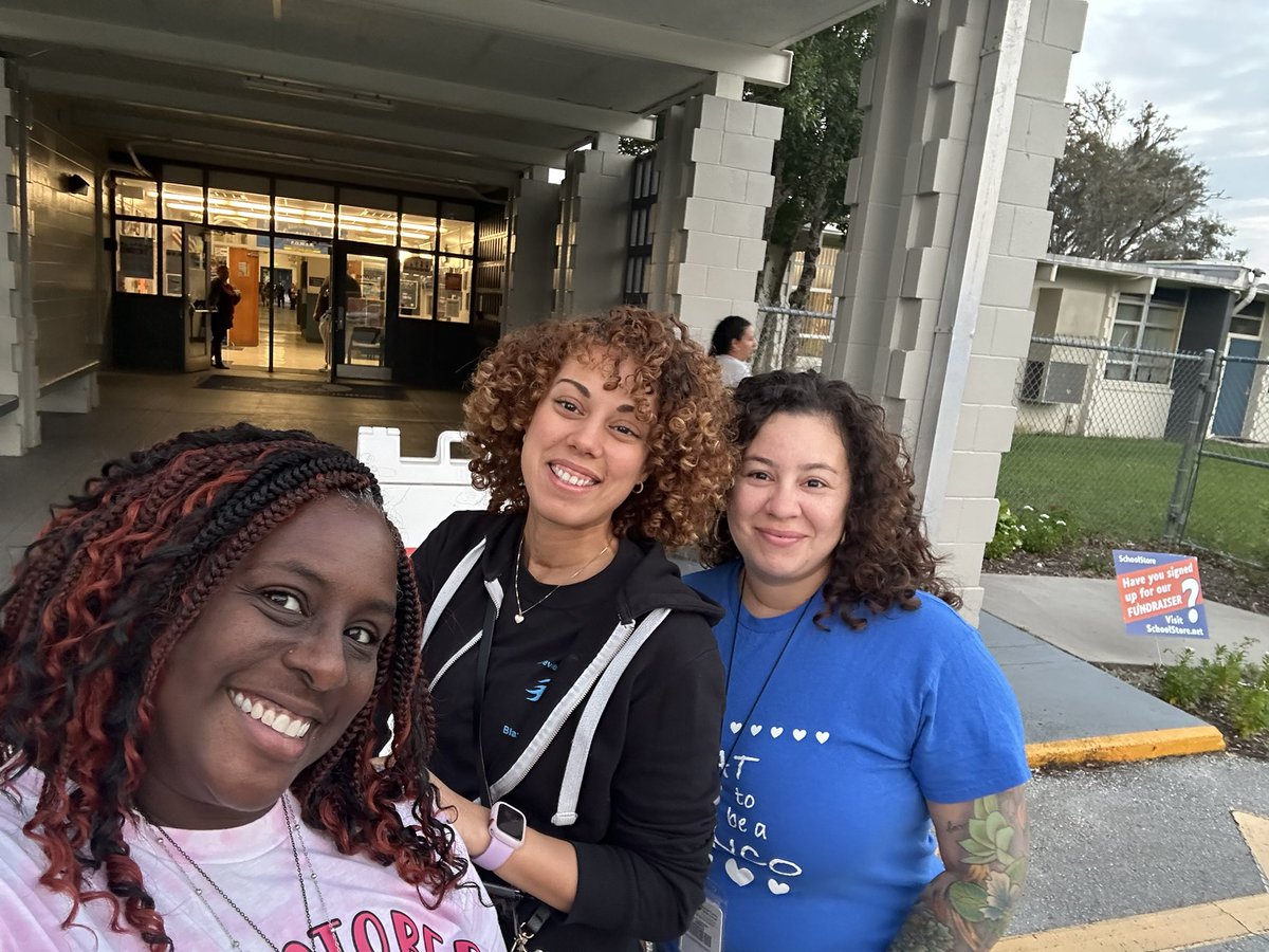 Thank you to everyone who came out to volunteer at our ESOL/Hispanic Heritage event. You guys are amazing and definitely made the event a huge success.