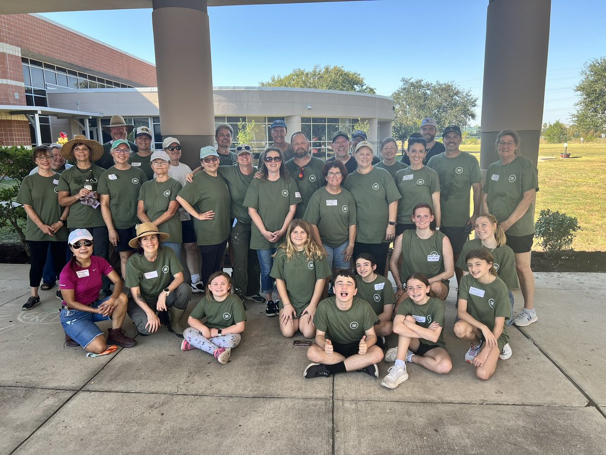 TheAnnThornton's tweet photo. Thank you Clear Creek Community Church for supporting our Cardinal community through a clean up and planting day today! @CCCCResources @ClearCreekISD @TheAnnThornton https://t.co/LmBsYK9LLI