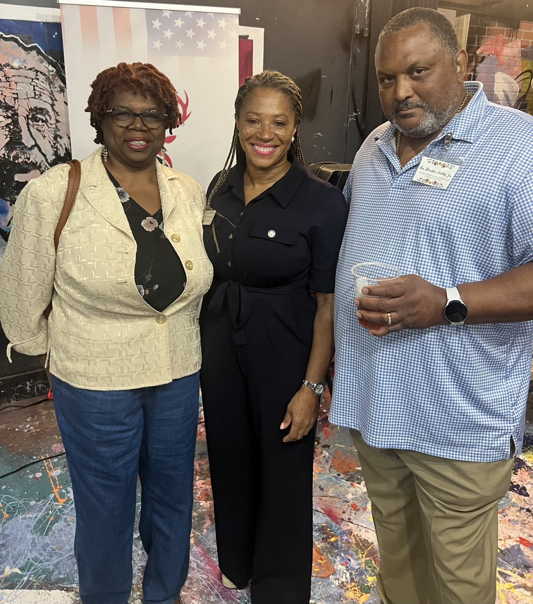 Let’s do this, #Atlanta! It’s up to us to show that hate has no place in our neighborhoods. #CivilDiscourse and mutual respect belong in elections. How can we move forward if we can’t even agree to disagree?

#FreedomOfSpeech is on the ballot. I recently spoke with a voter who