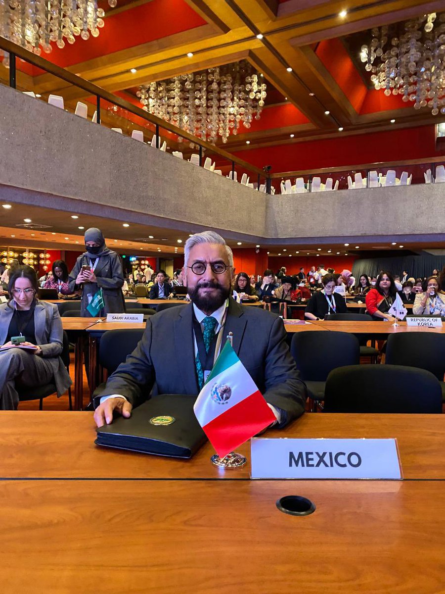 DanielHJoseph's tweet photo. Listo para encabezar hoy la Delegación de 🇲🇽 en Conferencia Internacional sobre Mujer, Paz y Seguridad #ICWPS. Empoderamiento de la voz y acción de las mujeres por la paz y seguridad global. @SRE_mx https://t.co/d4aXTexcIP