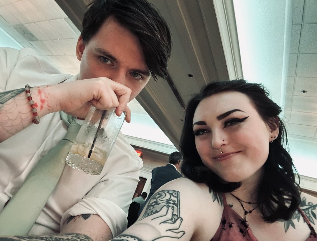 killmeslxwer's tweet photo. Me n my boy 🥰 @BradDomingus https://t.co/niKcCxefof