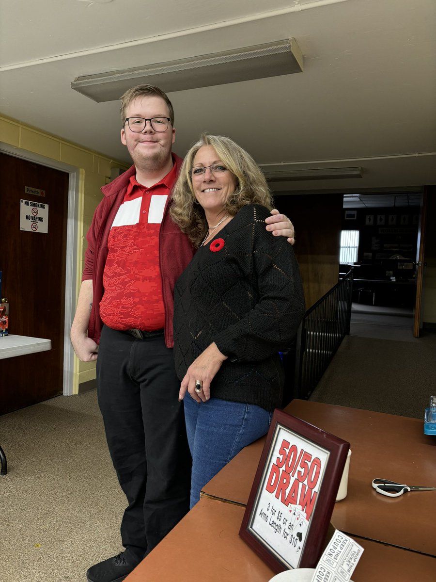 viscountofIPAC's tweet image. Over the past week we did two fundraisers for the local @huntingtonsc Ottawa Chapter! Very thankful for everyone that came out to today’s euchre tournament and ordered the bagged lunch! I love my community!💙💜💙💜 #huntingtonsdisease #inittoendit #cureHD