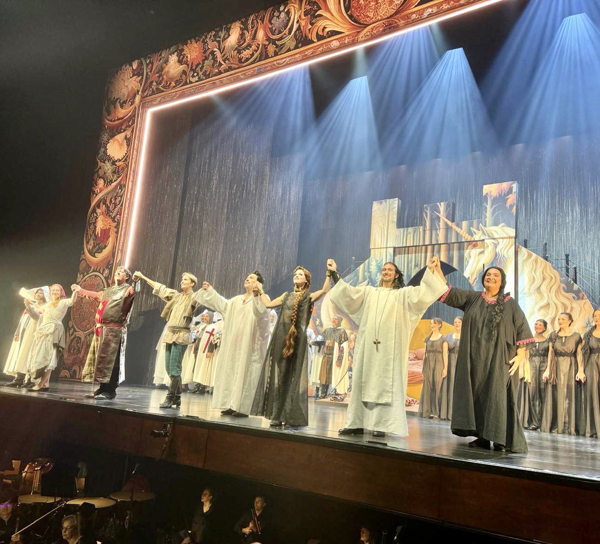 LamourouxEric's tweet photo. « Le comte Ory », c’est maintenant au @GrandTheatreQc! Équipe franco-québécoise 🇫🇷 ⚜️déchaînée pour un opéra décapant de #Rossini! https://t.co/8sxF5SiDNt