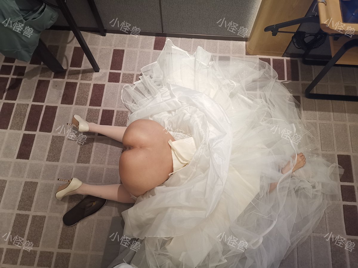 看着穿上婚纱镜头里的娇妻，原来我老婆这么美！果然越美的事物分享出来给大家玩弄越是上头
@ToBulma 
@BulmaList 
@ToBulaer 
@KawasawaSen 
#夫妻#西安 https://t.co/OuBkR1pDQ3