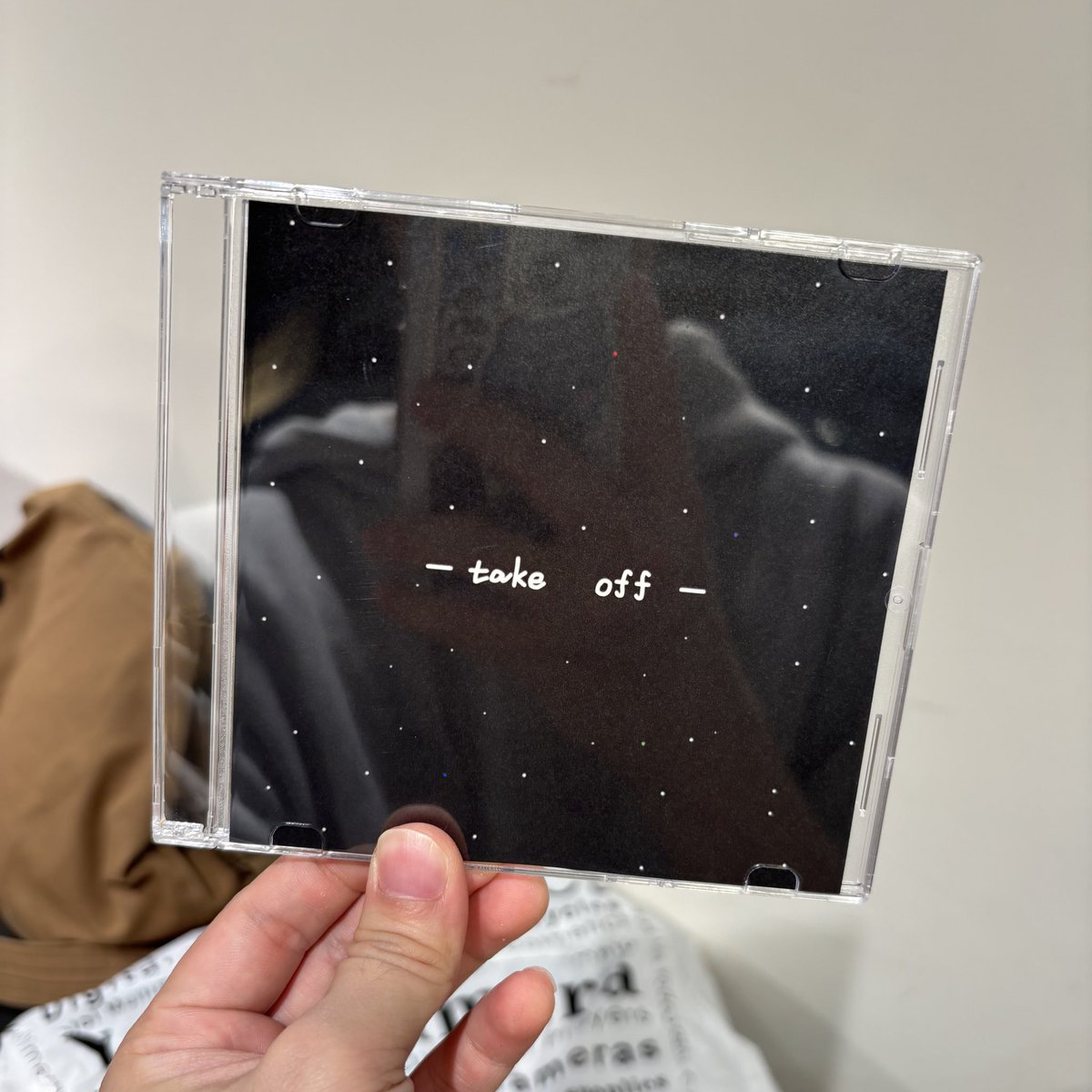 本日の物販では

THE NIGHT LIKEとしては初になるCDの物販がございます！

space trip EP1〜take off〜限定　
¥500

1.take off
2.Mr.BLUE（サブスク配信なし）

ぜひこの機会にゲットしてくださいね！