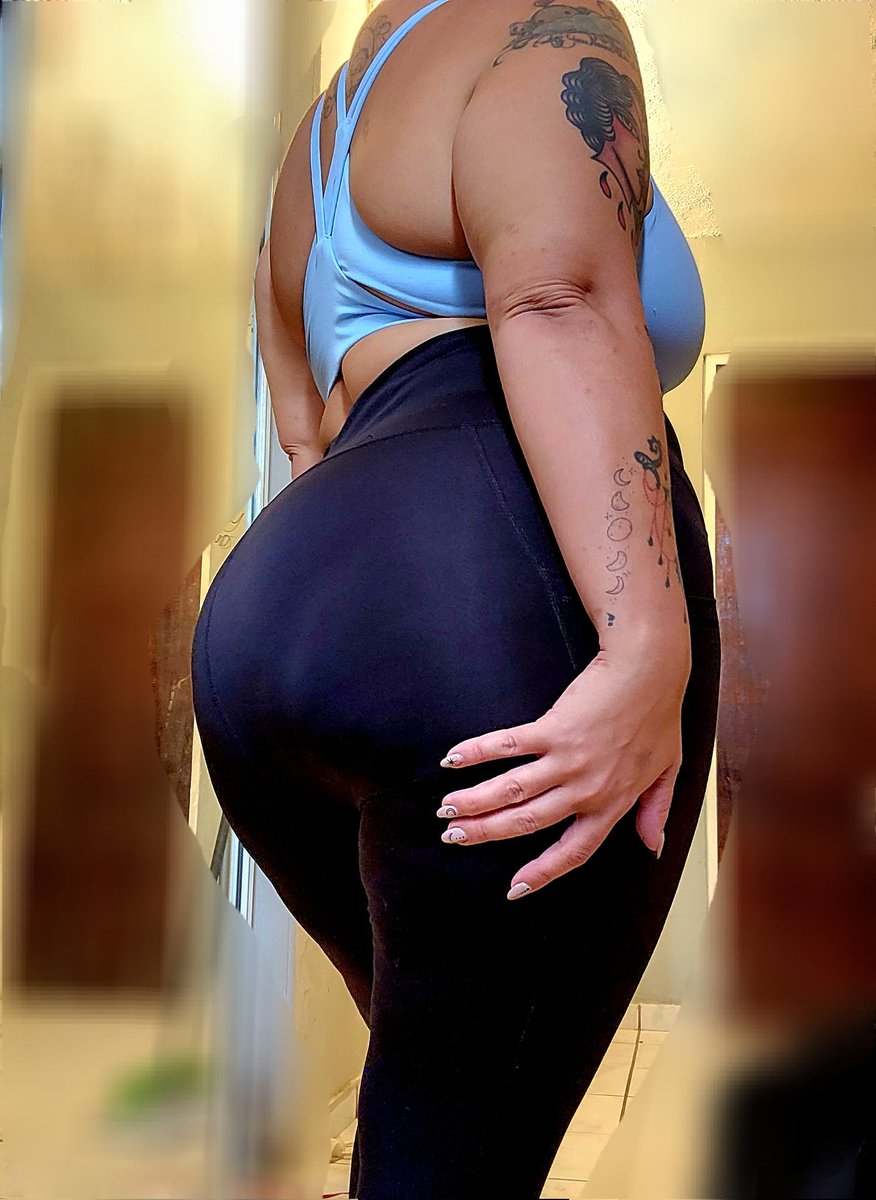 sharkmistress's tweet photo. Ass 🍑 https://t.co/zNOyumco0U