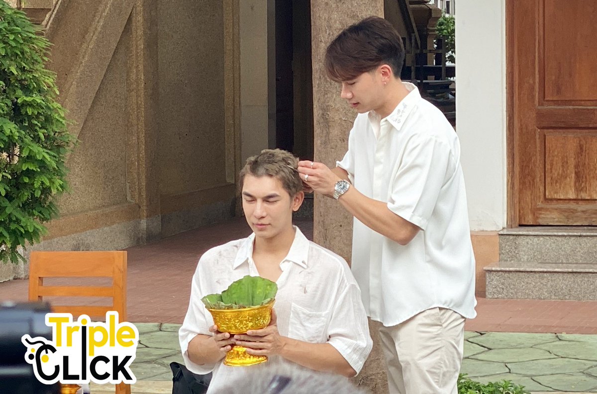 TripleclickTH's tweet photo. ตุลย์ ภากร หวานใจคนสำคัญ ร่วมพิธีปลงผม ���นงานอุปสมบท "มิว ศุภศิษฏ์ " | Mew’s Ordination Day ณ วัดบุรณศิริมาตยาราม

#ปุญญวัฑฒโนภิกขุ 
#MewSuppasit #มิวศุภศิษฏ์
#Tul_Pakorn 
#มิวตุลย์ https://t.co/uAmRWXuyeF