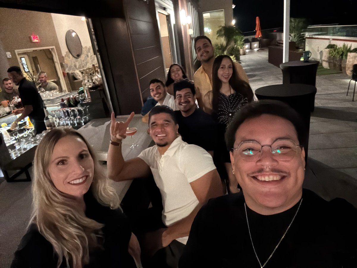 camilation's tweet image. It was so nice to see familiar faces. Perfect timing I might say.  🩵