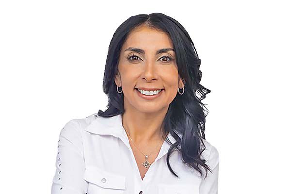 locojuane's tweet photo. Yo creo que la Cubillos y la Karla Rubilar perdieron porque pusieron a otras personas en su publicidad

Nadie las conocía 

#Elecciones2024 
#LasCondes 
#PuenteAlto https://t.co/CW1jRsAuxz
