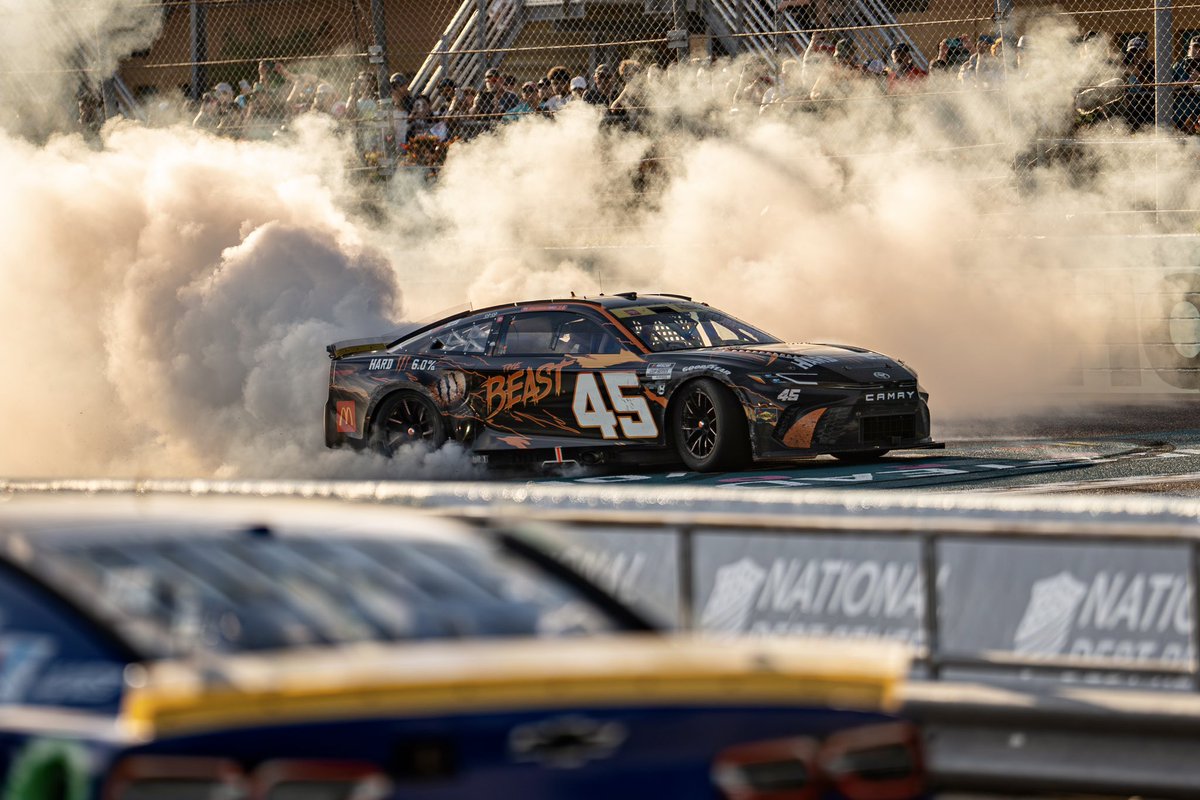 Miami smokeshow. 💨