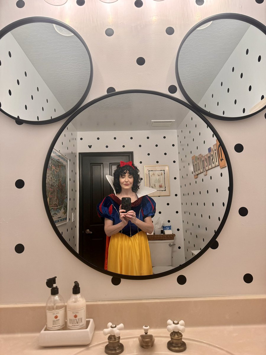 Katy Stoll tweet media