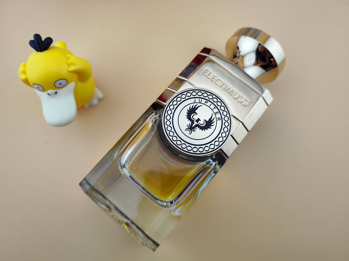 bhu32618923's tweet photo. #electimuss #エレクティムス #Amberaquilaria 甘みと温かみがあるアンバーとアクイラリアウードに溶け込むコニャック #puritas 純白で聖なる大聖堂 寝るときつける落ち着く香り 泣く泣く出品しました。愛用して下さる方にお譲りします。#jupiter https://t.co/QmhPaGnO7E