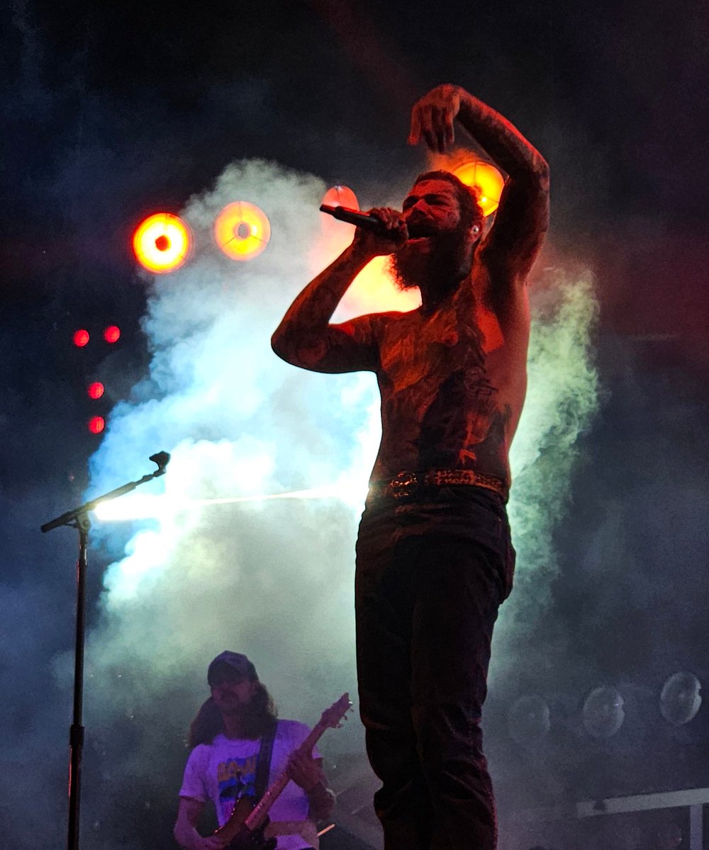 C3DRO02's tweet photo. @PostMalone post malone Austin TX 10/26/24 https://t.co/evr4fMYwdG
