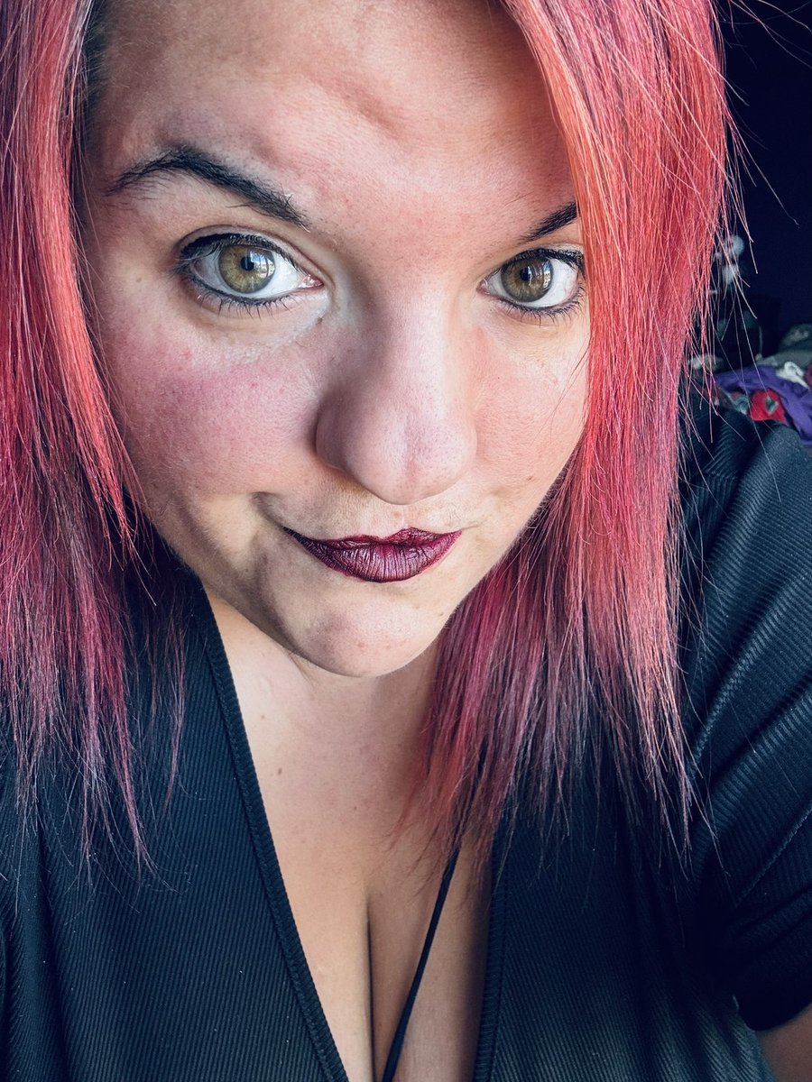 💋𝑭𝒍𝒖𝒇𝒇𝒚 𝑴𝒐𝒎❄️ tweet media