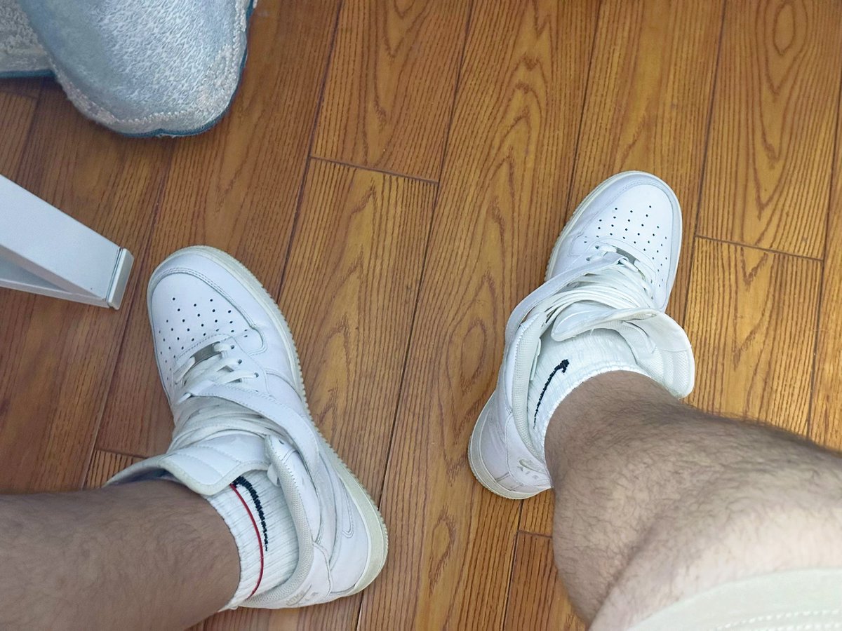 穿了三天的白袜
#白袜 #熊熊 #原味