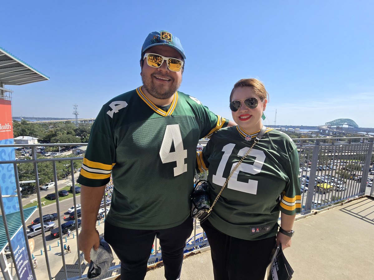 LuiJoSM's tweet photo. Packers in Jacksonville, FL #Packers https://t.co/DXTd8zNPF5