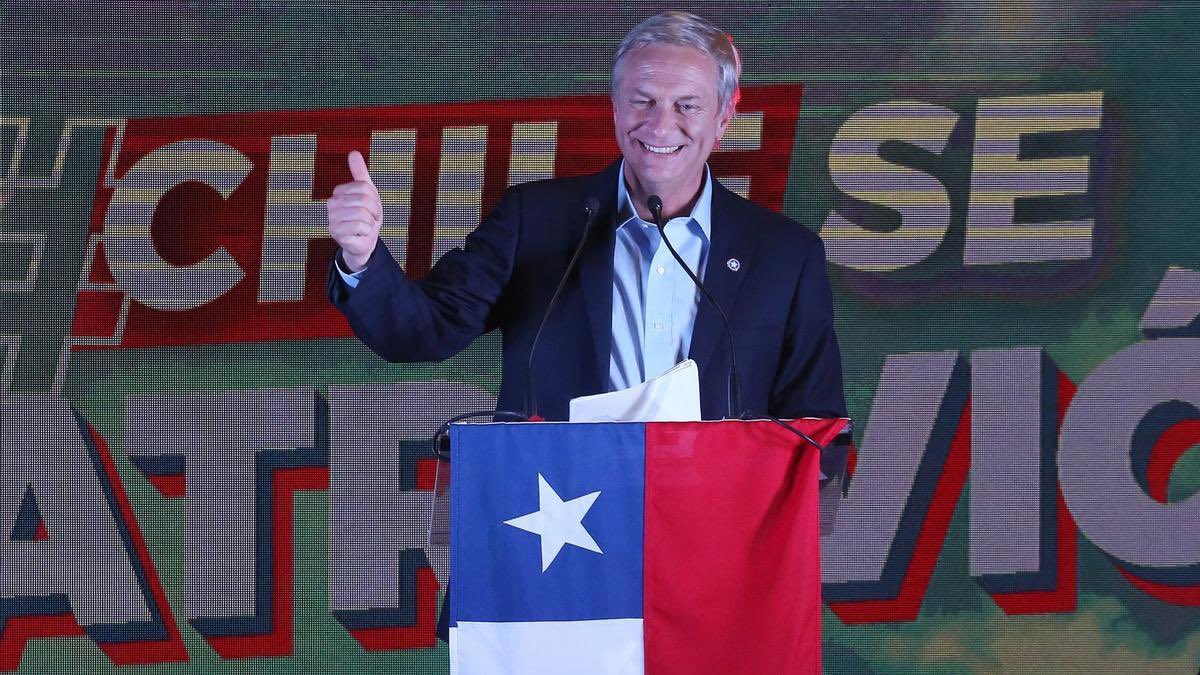 DRESTRUM__Pl's tweet photo. 🔴 AHORA | El Partido Republicano se convierte en el más ganador en CORES a nivel nacional, con un total de 68 electos.
También, se convirtió en el partido que más aumentó en número de concejales, de 12 pasó a 175. 

Histórico desempeño de PR en todo el país.

#Elecciones2024CL https://t.co/y9zWFlV5vY
