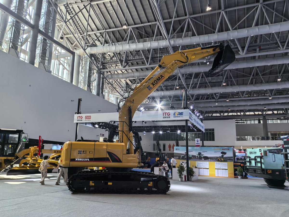 ScarletLi13's tweet photo. #XGMA #wheelloader #motorgrader #roadroller #excavator #PureElectric https://t.co/JQqjq63geA