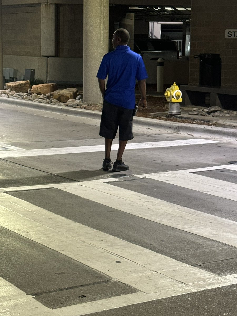 KatyMendos's tweet photo. @DallasLoveField employees smoking and won't stop even with little kids. https://t.co/filsl4YxId