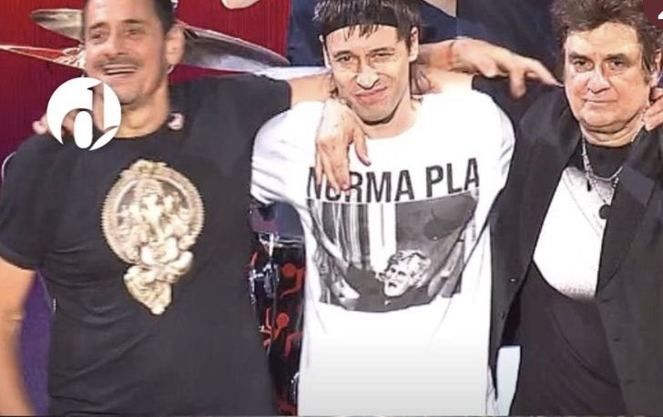 Catriel con remera de #NormaPla