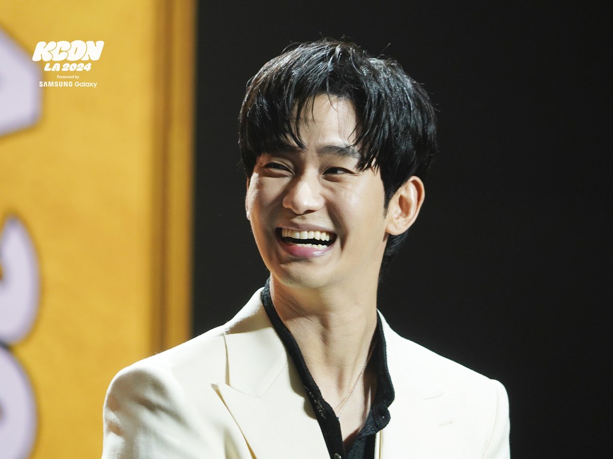 kconusa's tweet photo. [#KCONLA2024] RECAP PHOTO DUMP 🚛 📸   

💚 𝐌&amp;𝐆 𝐒𝐓𝐀𝐆𝐄 SPECIAL FAN MEETING 
<Behind the Scene> #KimSooHyun

📍 FESTIVAL GROUNDS   

- 
🎈 JUL 26-28 
📍 https://t.co/Tc1cN9yUhb Arena, LA Convention Center, GILBERT LINDSAY PLAZA  

✨Let’s #KCON! https://t.co/wqXicfFvpr
