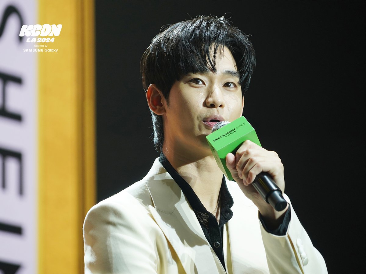 kconusa's tweet photo. [#KCONLA2024] RECAP PHOTO DUMP 🚛 📸   

💚 𝐌&amp;𝐆 𝐒𝐓𝐀𝐆𝐄 SPECIAL FAN MEETING 
<Behind the Scene> #KimSooHyun

📍 FESTIVAL GROUNDS   

- 
🎈 JUL 26-28 
📍 https://t.co/Tc1cN9yUhb Arena, LA Convention Center, GILBERT LINDSAY PLAZA  

✨Let’s #KCON! https://t.co/wqXicfFvpr