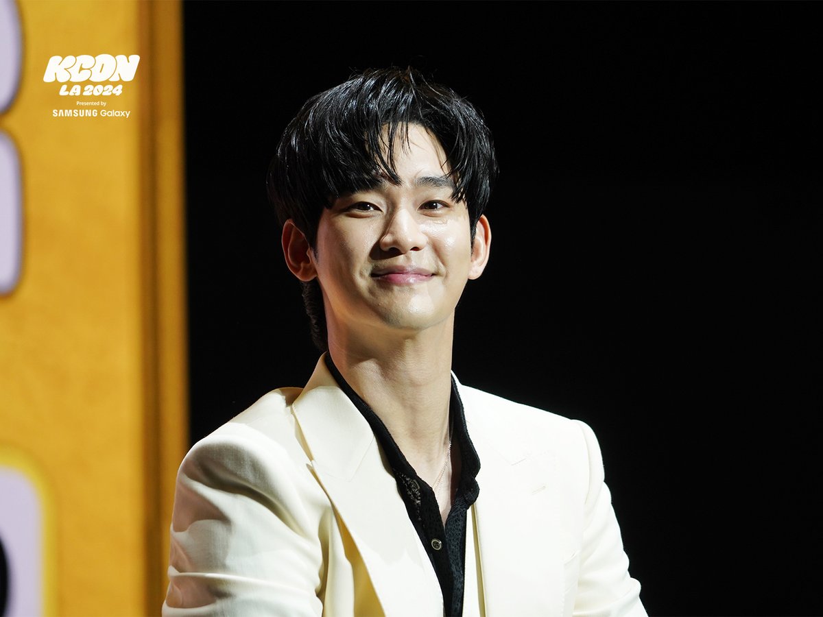 kconusa's tweet photo. [#KCONLA2024] RECAP PHOTO DUMP 🚛 📸   

💚 𝐌&amp;𝐆 𝐒𝐓𝐀𝐆𝐄 SPECIAL FAN MEETING 
<Behind the Scene> #KimSooHyun

📍 FESTIVAL GROUNDS   

- 
🎈 JUL 26-28 
📍 https://t.co/Tc1cN9yUhb Arena, LA Convention Center, GILBERT LINDSAY PLAZA  

✨Let’s #KCON! https://t.co/wqXicfFvpr