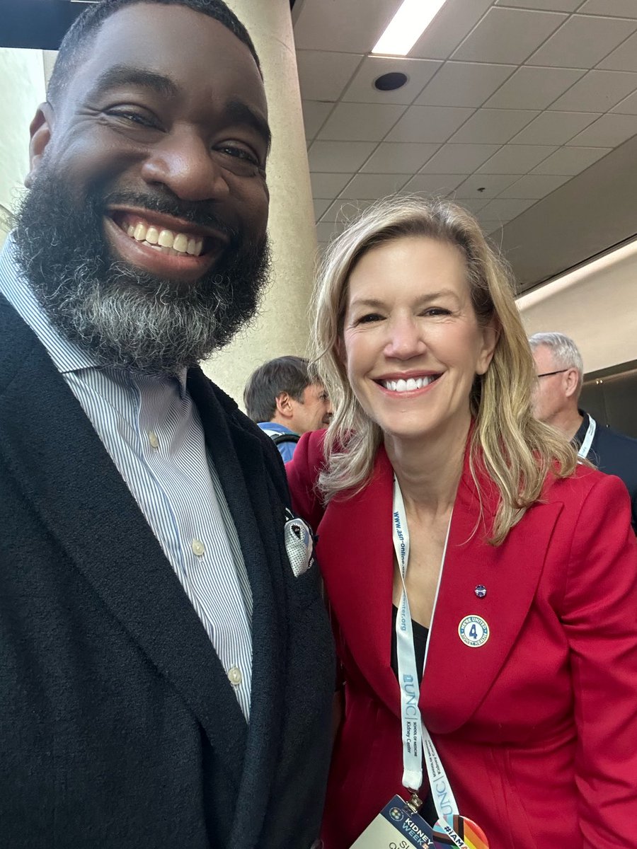 SusanQuaggin's tweet photo. #KidneyWk 24 ⁦@ASNKidney⁩ might have ended but the amazing memories of meeting up with so many #kidneyheroes &amp; former trainees remain -  so excited to see these amazing #kidneydocs &amp; #kidneyadvocates advancing #kidneyhealth for all!! #kidneyrevolution!! 🙏 https://t.co/yQVnvHNlub