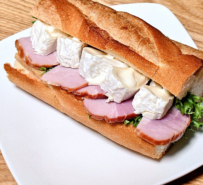 前にじゅじゅちゅのコラボで食ったカスクートがまた食べたくなったので自作
想定以上の味になったので満足 