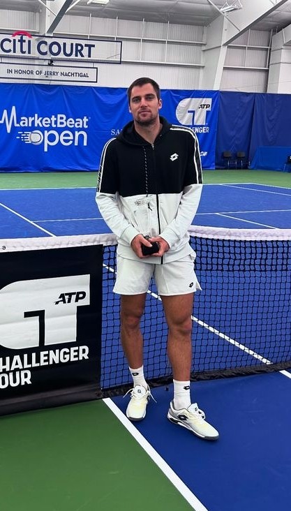 Not_Esportivas's tweet photo. ATP Challenger!
Parabéns ao tenista campeão o croata Borna Gojo (🇭🇷) que conquistou o @ATPChallenger de Sioux Falls nos Estados Unidos, conquistando o segundo título de challenger na carreira
#ATPChallenger #tennis #OnTheRise #USTA #MarketBeatOpen #BornaGojo https://t.co/p1HkZw85mQ