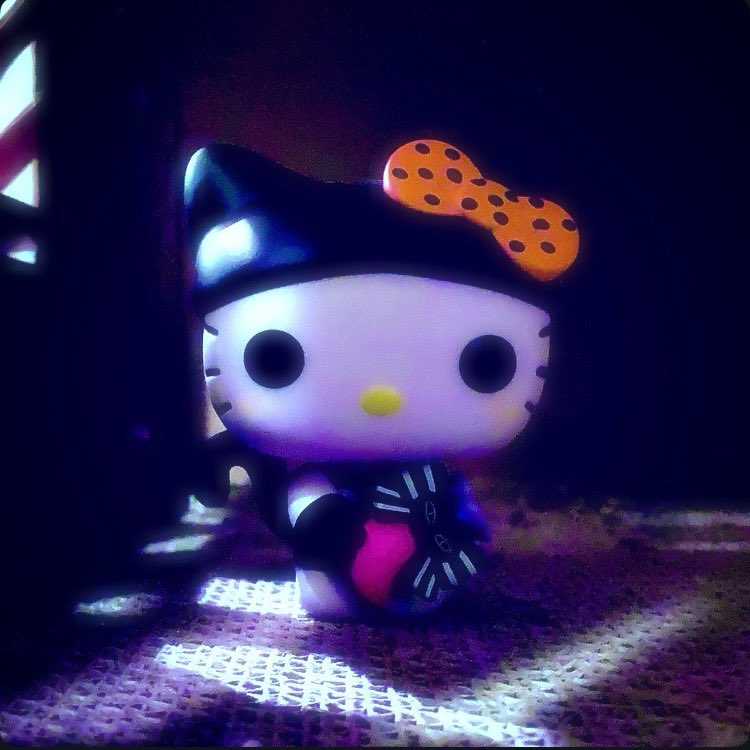 MajesticWarLynx's tweet image. It’s Day 3 of the October #FunaticsFunkoPhotoADayChallenge hosted by @FunkoLeeM &amp;amp; @dj3cb : Frightful Feline

#Funko #FunkoPhotoADayChallenge #FunkoOct2024 #FunkoFamily #FunkoFunatic #FunkoCommunity #HelloKitty #FunkoFam #FunkoFriends #FunkoFrights #FunkoPhotography #FunkoPops