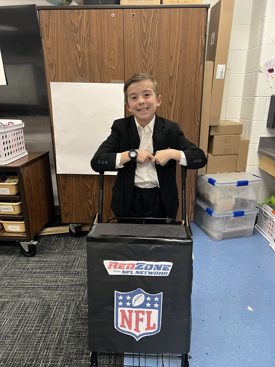 JPCVT's tweet image. Jack is beyond excited to take his @ScottHanson costume for a spin on Halloween Night - he is the biggest Red Zone fan on Earth! @nflnetwork @NFLMedia