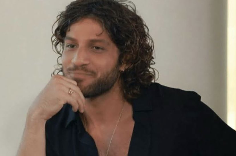 juninlispector's tweet photo. Como eu faria Mania de Você:

Primeiro, na escalação eu manteria a Gabz e o Chay, e substituiria a Agatha Moreira pela Vitória Strada (motivo: saturação) e o Nicolas Prattes pelo Sérgio Malheiros (motivo: talento) https://t.co/9RBvByV5Zm