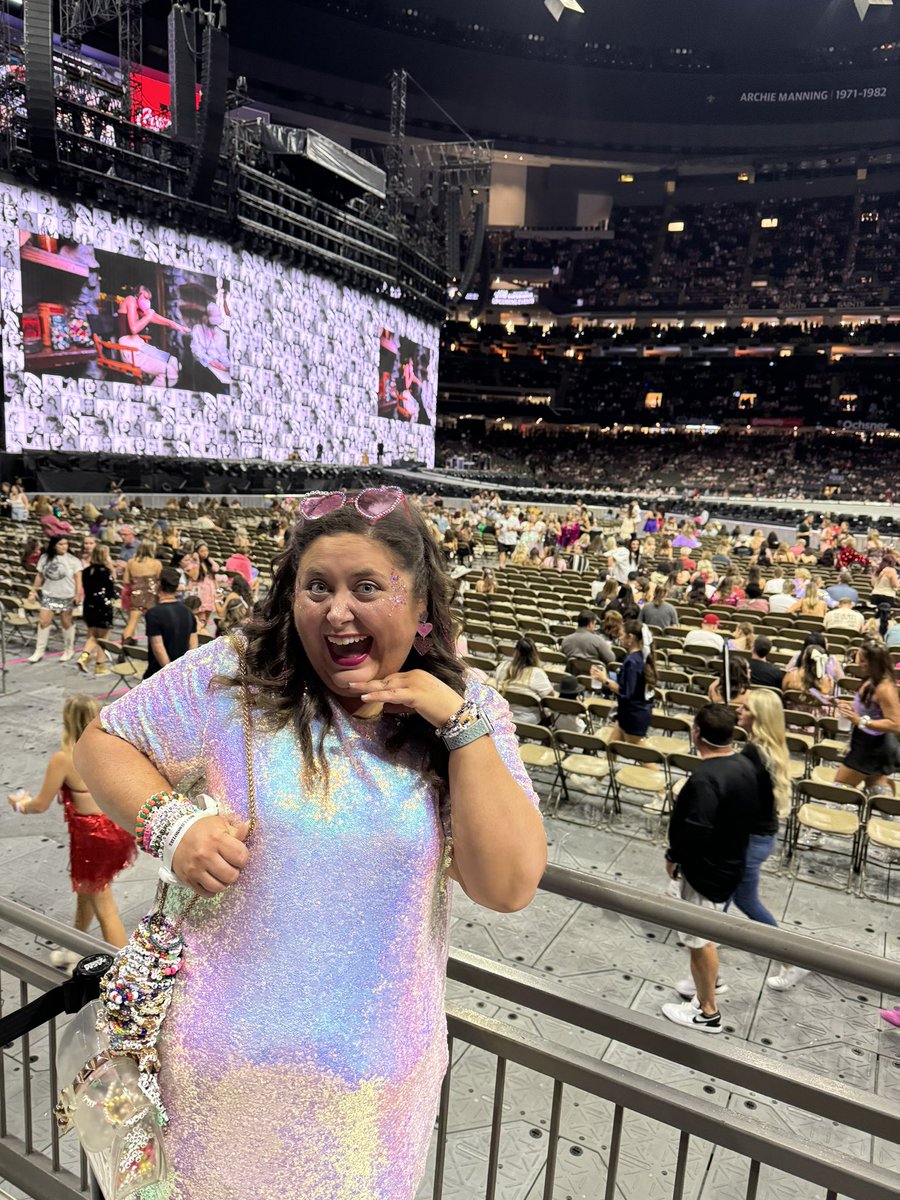 JToTheGal's tweet photo. 😭🫶🏼 It’s been a long time coming ✨ From my 22nd birthday in Baton Rouge in 2010 to NOLA in 2024 #NOLATSTheErasTour @taylornation13 https://t.co/7dPeo4Szcr