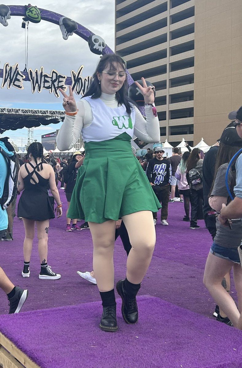 Opencecily's tweet photo. I hate gay Halloween what do you mean you’re Gerard Way from the August 23rd 2022 My Chemical Romance Swarm Tour concert in Nashville, Tennessee? https://t.co/lDtgJEirsj