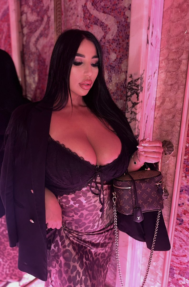 ERREDIVU22's tweet photo. Torniamo a Miami? #miami #sexyfish https://t.co/0K9JhfbYtU