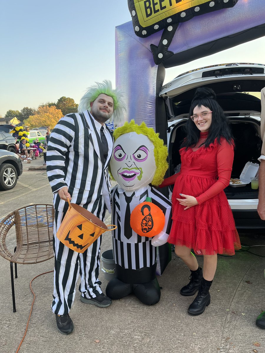 Another great Trunk of Treats in the books at The Park Church in Tulsa! <a href="/coleward18/">Cole Ward</a> <a href="/SuzanneCWard/">Suzanne Ward</a>