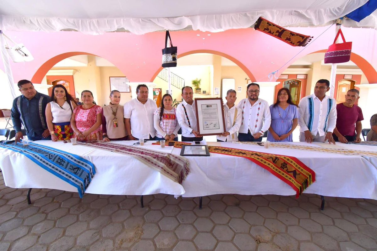 Un reconocimiento que hace el <a href="/CongresoOaxaca_/">Poder Legislativo Oaxaca</a> a través de la Comisión Permanente de Culturas, Artes, Juventud, Cultura Física y Deporte que preside el Dip. <a href="/SesulBolanos/">Sesul Bolaños López</a>.