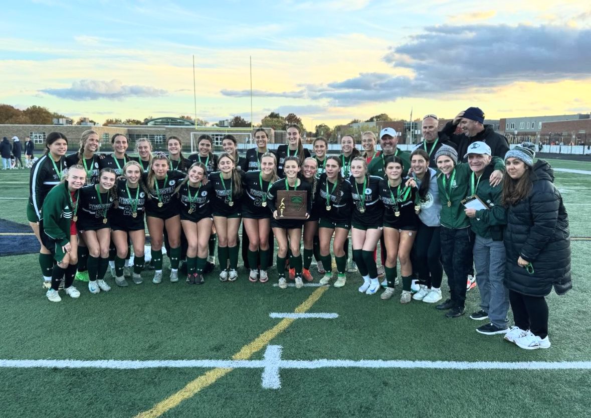 YOUR LADY MUSTANGS ARE DISTRICT CHAMPS!! 1-0 win over Magnificat. Shout out to Andjelina Janjetovic for putting the ball in the back of the net #rollstangs 🐎💚🏆