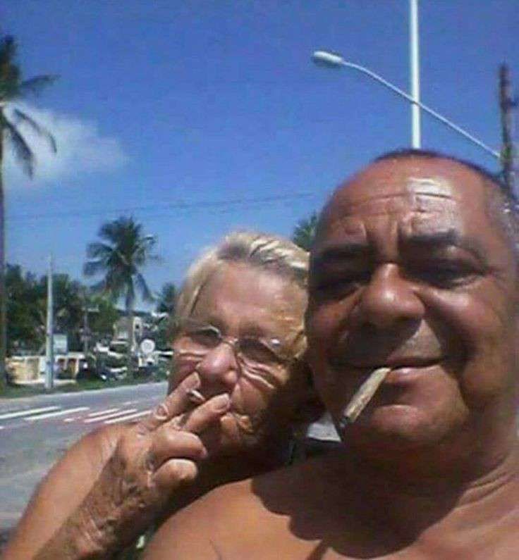 bagulho é amar e ser amado galera... fumar junto com seu amado é a melhor coisa do mundo