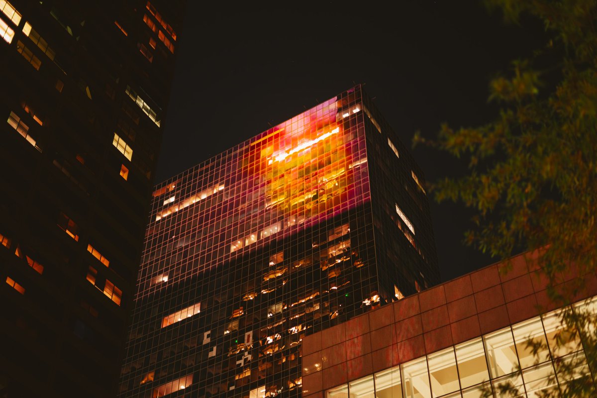 HoustonDynamo's tweet photo. Lighting up the city orange for Playoffs 🤘🧡

#Grind2Shine https://t.co/4YpgbiseMC