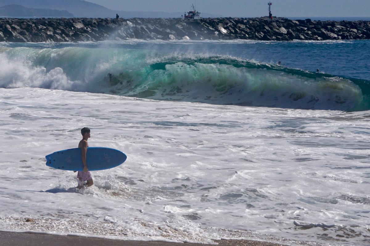 RossFletcher76's tweet photo. I really like the edge of dark water along the lip line of this wave. #surfing #TheWedge #Newportbeach #Bodysurfing See the bodysurfers arm? https://t.co/i4BXsskvAV