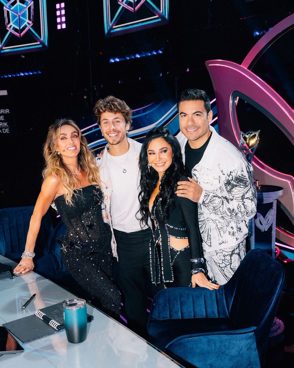 #Repost <a href="/carlosrivera/">cr</a> 
——
Esta noche segundo programa de @quieneslamascara será espectacular. Nuevos personajes y mucha diversión. ¿Ya lo estás viendo? 

Stylist <a href="/readingp/">Reading Pantaleón ®</a>