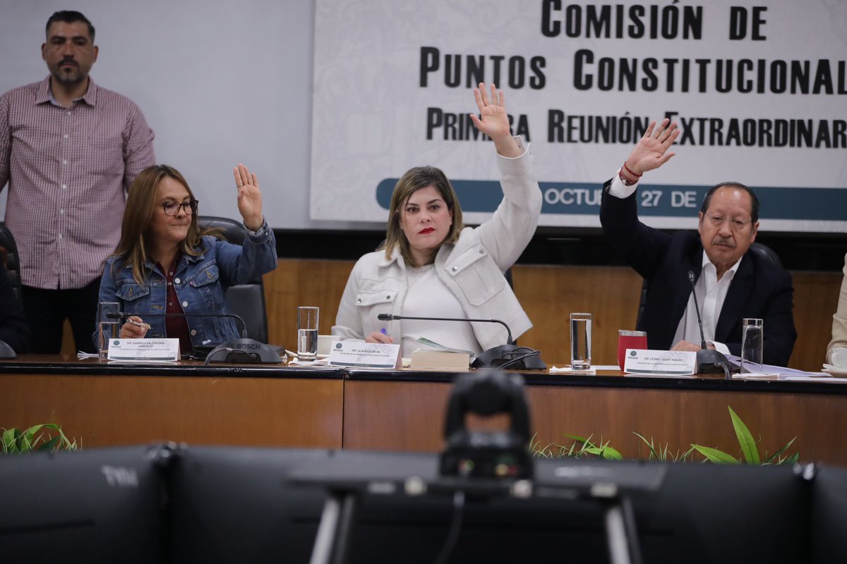 Hoy aprobamos en la Comisión de Puntos Constitucionales la instalación de la Sesión Permanente. Mañana abordaremos el dictamen enviado por el Senado, que propone reformar el artículo 107 y añadir un quinto párrafo al artículo 105 de la Constitución.