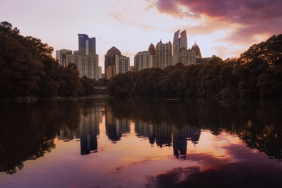 clicksbypartha's tweet image. Atlanta Downtown 

Atlanta Downtown during sunset 

#AtlantaSkyline #PiedmontParkViews #ATLReflections #DowntownATL #MidtownAtlanta #AtlantaCityscape #GeorgiaOnMyMind #ATLPhotography #UrbanReflections #exploreatlanta #ReflectionsInNature #CityAndNature #ATLLandmarks #discoveratl