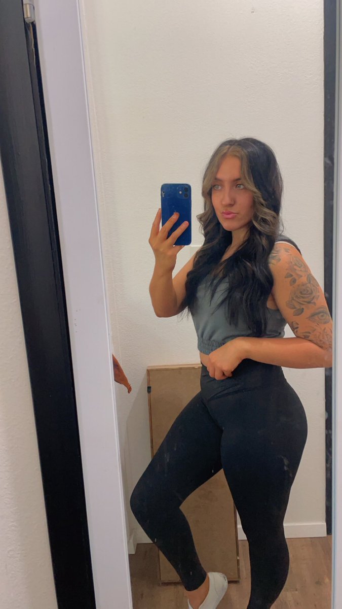 cheyyokay's tweet photo. thinkin bout your big green eyes and jet black hair https://t.co/N3d1XMA1J8